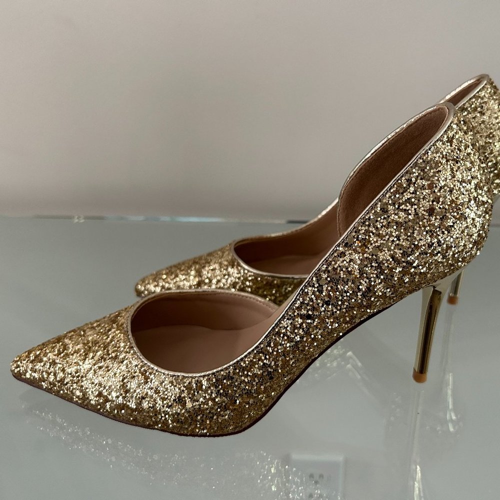 Gold Closed-Toe Pumps